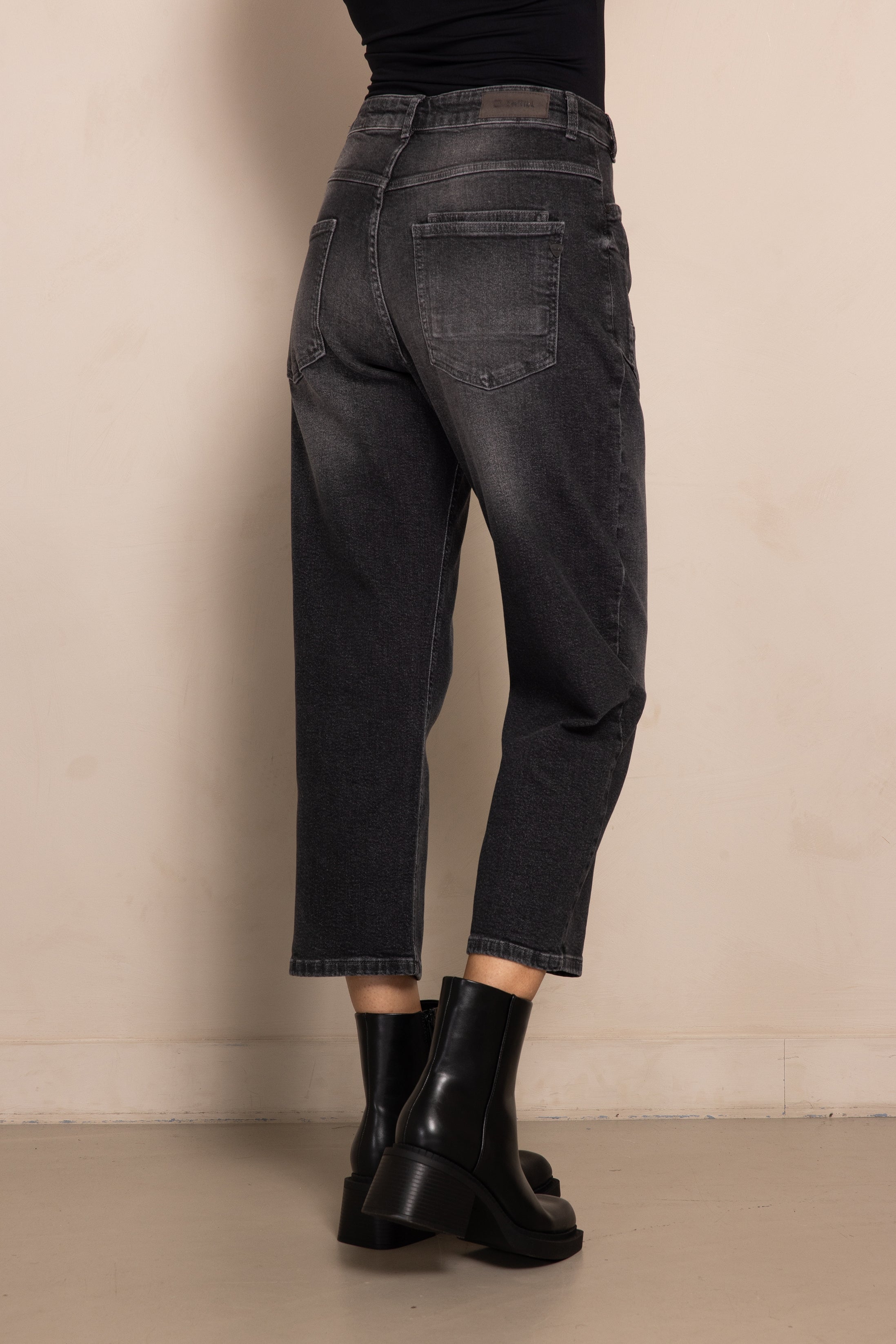 Zhyve D174-W984 Black