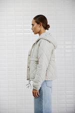 Afbeelding in Gallery-weergave laden, WBLAstrid Quited Jacket 00066 Birch
