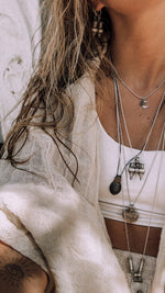 Afbeelding in Gallery-weergave laden, Antique Pendant India NAGLA

