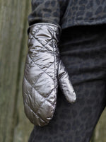 Afbeelding in Gallery-weergave laden, BCPaloma Quilted Mittens 9776 Gun Metal
