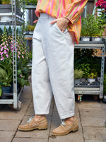 Afbeelding in Gallery-weergave laden, BCDenice Denim Barrel Pant 41180 White
