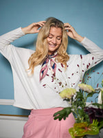 Afbeelding in Gallery-weergave laden, BCMay Loose LS Blouse 41012 Off White
