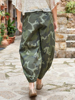 Afbeelding in Gallery-weergave laden, BCAlly Balloon Pant 41202 Army Camouflage
