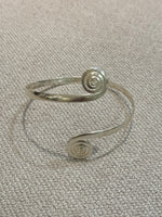 Afbeelding in Gallery-weergave laden, Armcuff Spiral Benoa Silver
