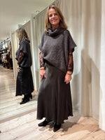 Afbeelding in Gallery-weergave laden, Rok Satin 3065
