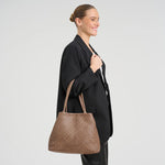 Afbeelding in Gallery-weergave laden, Sofya Shoulderbag 16726 250 Dark Taupe
