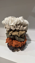 Afbeelding in Gallery-weergave laden, Scrunchie Amed + colours
