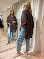 Afbeelding in Gallery-weergave laden, Poncho 285 Brown
