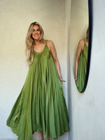 Afbeelding in Gallery-weergave laden, Dress Suzy Matcha
