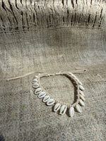 Afbeelding in Gallery-weergave laden, Cowrie Anklet Nayaka
