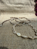 Afbeelding in Gallery-weergave laden, Cowrie Necklace Samadi
