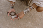 Afbeelding in Gallery-weergave laden, Triangle Bandana LEPKE Nettle / Natural
