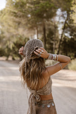 Afbeelding in Gallery-weergave laden, Triangle Bandana LEPKE Nettle / Natural
