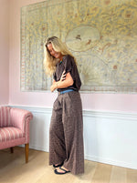 Afbeelding in Gallery-weergave laden, BCabbie Wideleg Pant 40986 Mocca Leo
