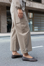 Lade das Bild in den Galerie-Viewer, Olivia Cargo FW26.291432 Dark Olive

