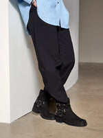 Lade das Bild in den Galerie-Viewer, BCBeate Barrel Pant 41096 Black

