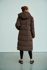 Afbeelding in Gallery-weergave laden, WBLGlorian Long Puffer Coat 1412 Blacken Brown
