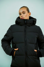 Afbeelding in Gallery-weergave laden, WBLGlorian Long Puffer Coat 1412 Black
