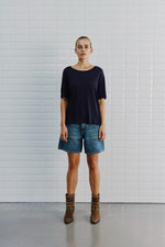 Afbeelding in Gallery-weergave laden, WBLJessie Scoop Neck Tee 1709 Midnight Blue
