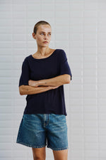Afbeelding in Gallery-weergave laden, WBLJessie Scoop Neck Tee 1709 Midnight Blue
