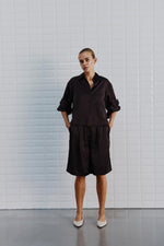 Afbeelding in Gallery-weergave laden, WBLPaddie Sateen Bermuda 1711 Chocolate

