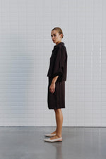 Afbeelding in Gallery-weergave laden, WBLPaddie Sateen Bermuda 1711 Chocolate
