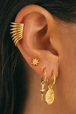 Afbeelding in Gallery-weergave laden, Hammered Star Stud Earring WTPS022YBGP0 Gold Plated

