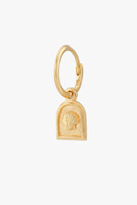 Afbeelding in Gallery-weergave laden, Scallop Medallion Hoop Earring WTHP186YBGP0 Gold Plated
