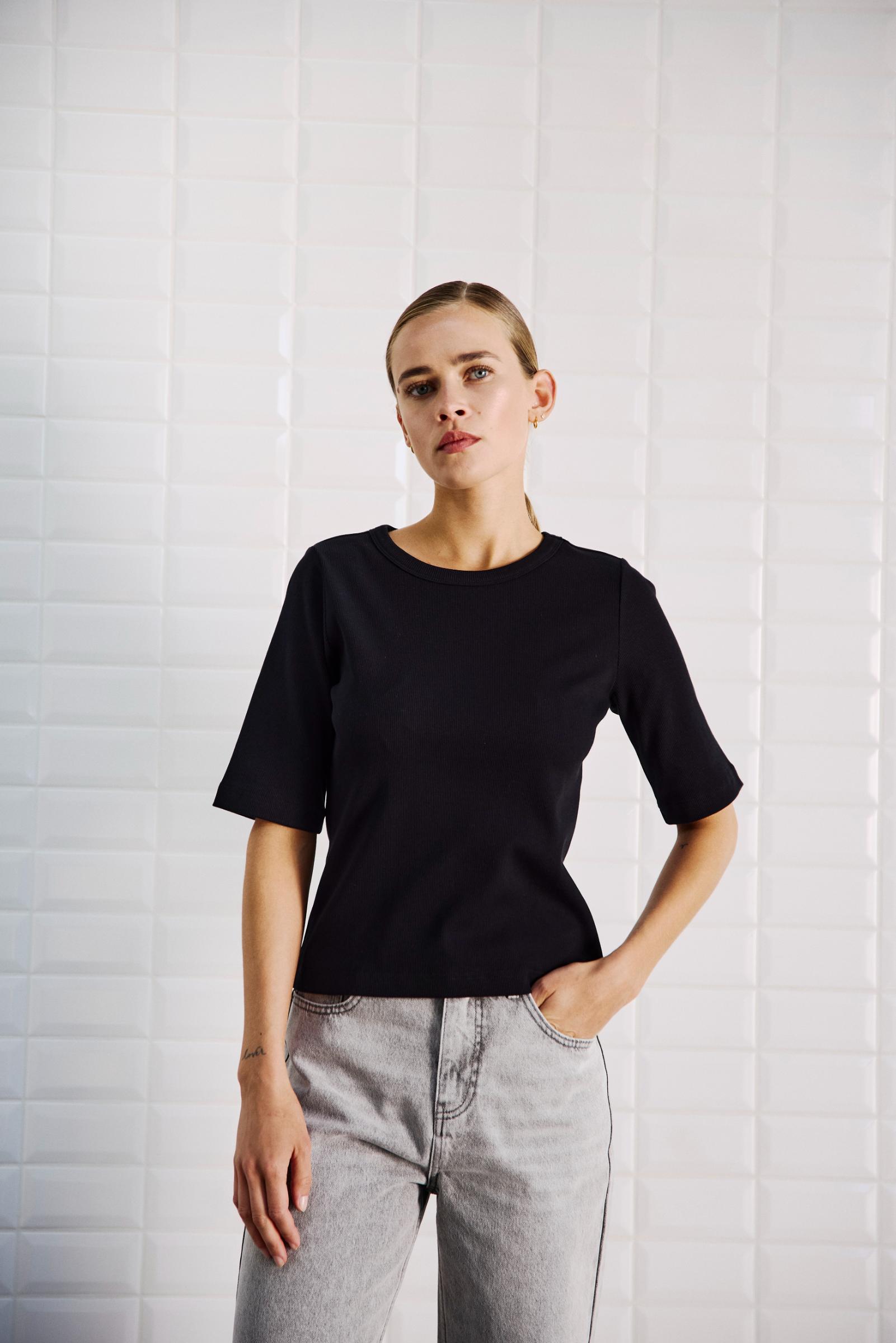 WBLLullu SS Tee 1273 Black
