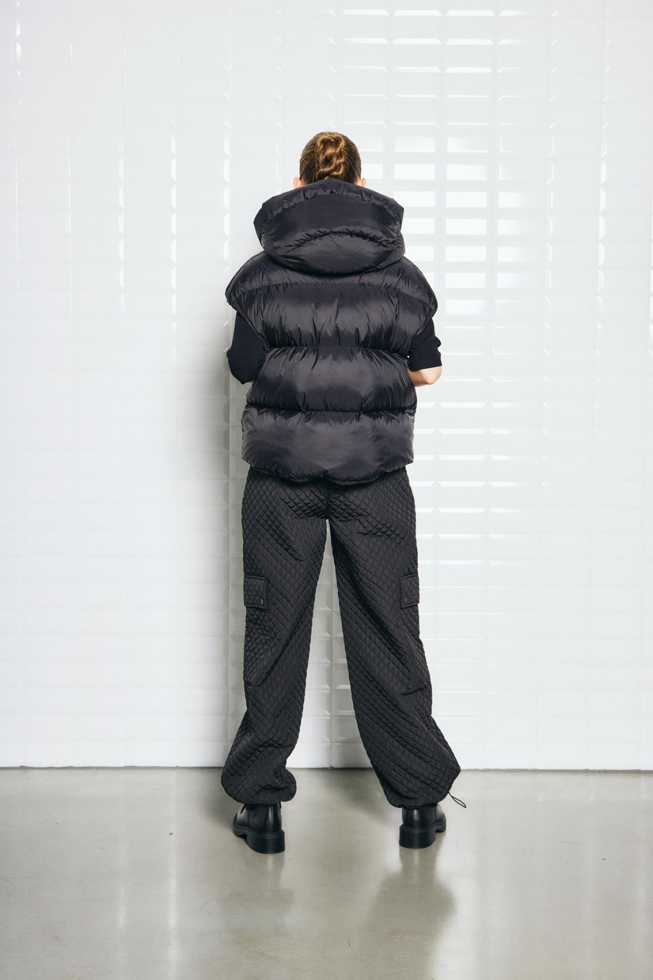 WBLVanessa 878 Black