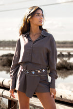 Afbeelding in Gallery-weergave laden, Seth Cropped Blouse MNO1256 Dark Taupe
