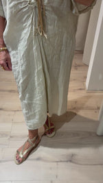 Video laden en afspelen in Gallery-weergave, Lino Dress 22637

