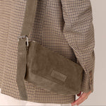 Afbeelding in Gallery-weergave laden, Venice Crossbody Cow Suede WH003501053W Dark Taupe
