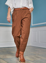 Afbeelding in Gallery-weergave laden, BCDavina Barrel Pant 40900 Hazelnut Brown
