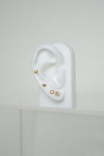 Afbeelding in Gallery-weergave laden, Classic Bar Earring WT053G Gold Plated
