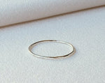 Afbeelding in Gallery-weergave laden, Super Tiny Thin Ring YVKE_20716 Zilver
